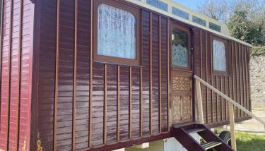 Vintage Showman's Wagon For Two Close to Beach - Photo 1