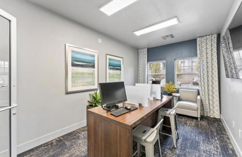 Luxury King Suite by the Lake - Entire Place - Foto 18