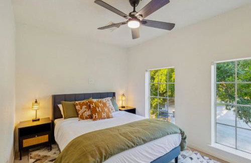 Cypress 5 Bedroom Retreat with Hot Tub, Firepit and Game Tables! Pet Friendly - Foto 25