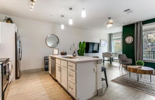 Modern Cozy Condo facing Riverwalk w King Suite - Foto 21