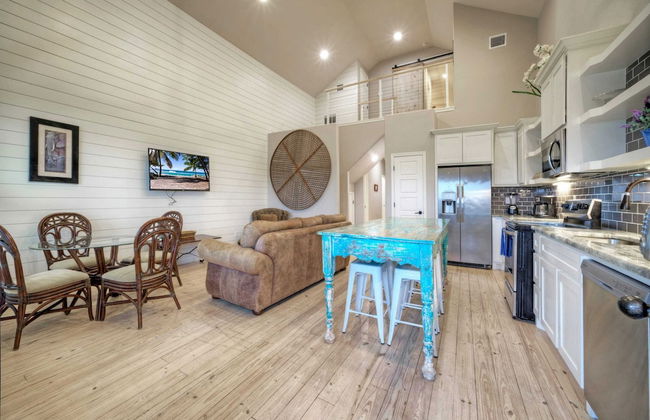 Sleeps 28 2 Homes w/ Boat Dock & Waterfront Pool Laguna Village Haven - Foto 8