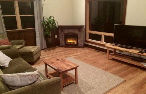 Luxury Cabin for Rent near the Shenandoah National Park, Virginia - Photo 13