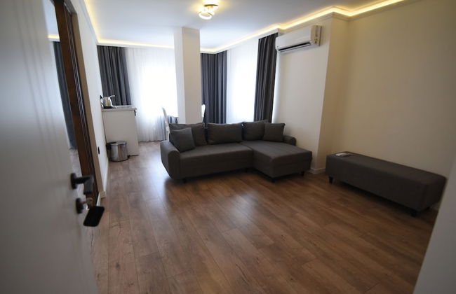 Golden Life Suite - Photo 17