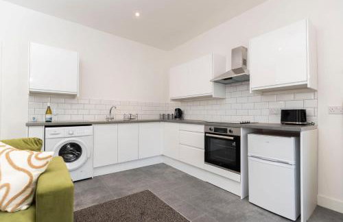 Contractor-Friendly 4-Bed 2-Bath Apartment, fast WiFi, central Redcar - Foto 4