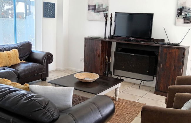 Relax in Style at La Kruger Blue, Langebaan's Premier Holiday Home - Foto 8