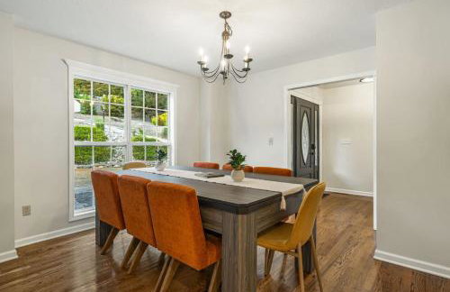 LKJ - Lakefront Home, Hot tub, Fire Pit, Games and Movie Room! - Foto 50