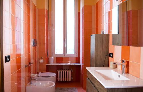 Wonderful downtown apartment-HD NETFLIX, KING-SIZE BED, two minutes' walk from metro - Foto 7