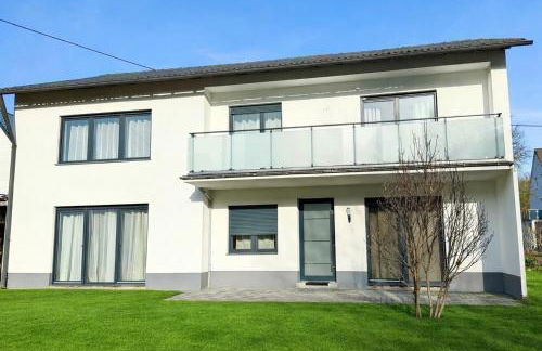 Modernes Ferienhaus in ruhiger Lage in Kreuztal-Zentrum - Foto 1