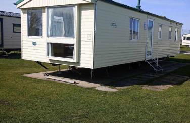 Lucy's Retreat - Photo 1