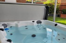 Lovett Haven Hot Tub near Bradgate Sleeps 6 - Foto 2