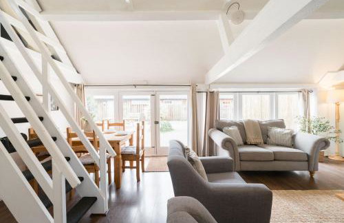 Cosy Cotswolds Farm Stay with Log Burner - Peaceful Winter Retreat - The Dairy - Foto 38