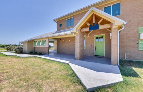 26-Acre Pilot Point Ranch Home with Pool and Mini Golf - Foto 36