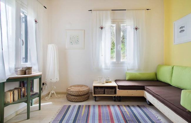 Cute Yellow Handmade House With Garden - Foto 40