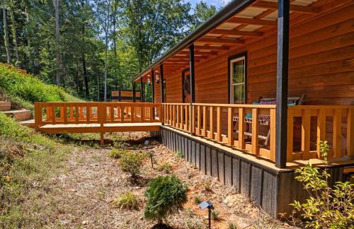 The Heartwood Hideaway-Charming Cabin Getaway-Trails, Creek, and Starry Nights - Foto 14