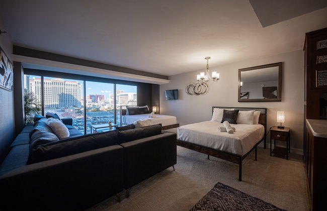 Stay together on the strip - 6 comfy beds w/view! - Foto 60