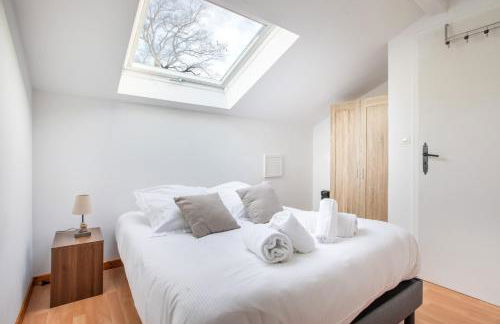 Le Chalet Panoramique Jaccuzi Parking Vue Montagne - Foto 9