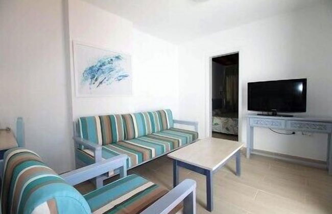 Apartamentos Los Tulipanes - Photo 29