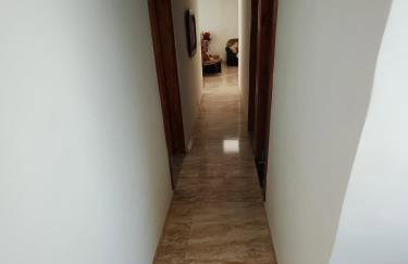 Two-story home with solar-heated pool and 4 bedrooms - Foto 15