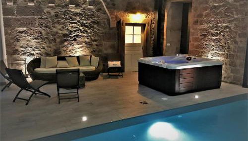 Gîte La Tour des Remparts Pool & Jacuzzi - Foto 1