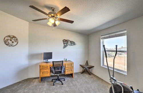 Desert Escape Off I-10 with Over 1 Enclosed Acre! - Foto 10