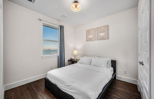 Stylish 4BR Lake House - Foto 19