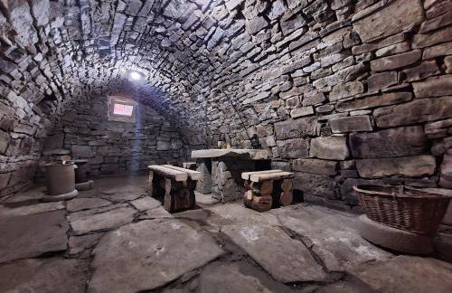 Stary Dom z Piwnicą - Foto 22