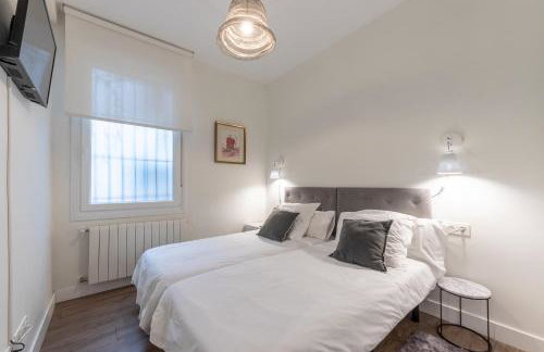 Prime Location Bilbao | 4BR, 2BA & Parking - Foto 3