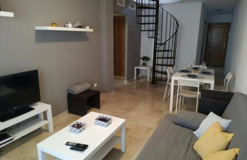 Málaga Yellow Duplex free parking and terrace - Foto 4