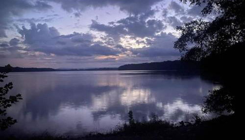 Charming Retreat 5 Min to Tims Ford Lake Sleeps 8 - Foto 5