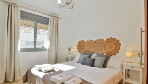 C13 Seaside Málaga with pool and parking - Photo 2