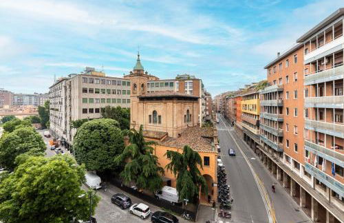Bologna city center view by Wonderful Italy - Photo 4