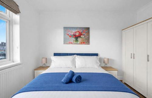 3BR Home for 6 in Rainham, Parking & Wi-Fi - Foto 17