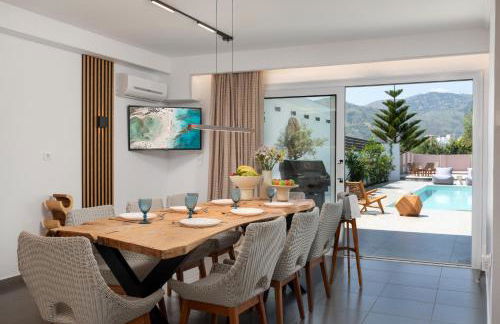 Hypnosis Beachside Villa with Private Heated Pool - Photo 21