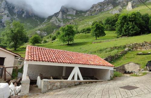 La casina de Tielve de Cabrales dentro del Parque Nacional Picos de Europa - Foto 16