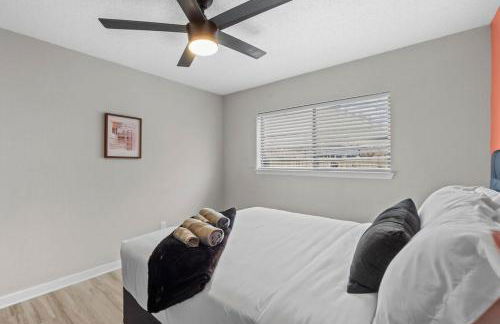 DFW Retreat - Pool, Spa & Minutes to Dallas & Fort Worth - Photo 24