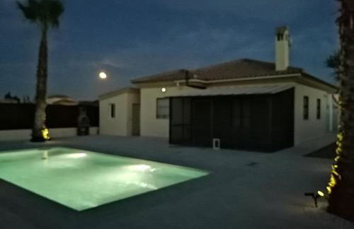 Villa - Sleeps 4 - Pool - Patio - Parking - Foto 25