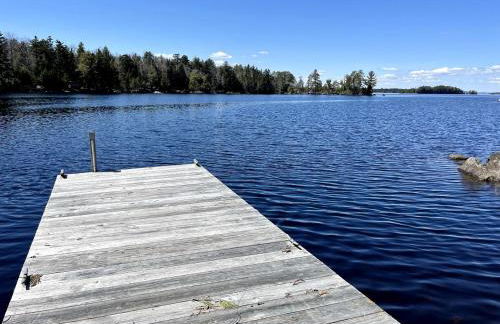 Gorgeous Cottage with Hot-tub and Games in Beaver Cove, Maine - Foto 18