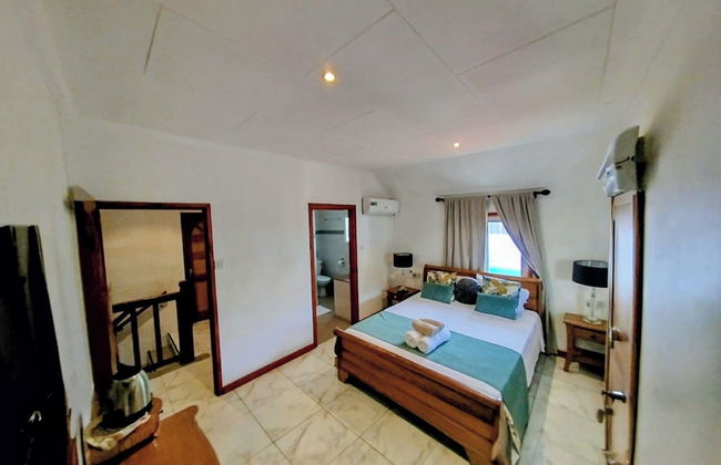 Lucy's guesthouse - Photo 22