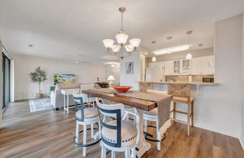 Lake Vibes - Pet Friendly Lakefront Condo! - Photo 13