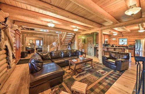 Waterfront Log Home with 95 Acres on Yaak River - Foto 3