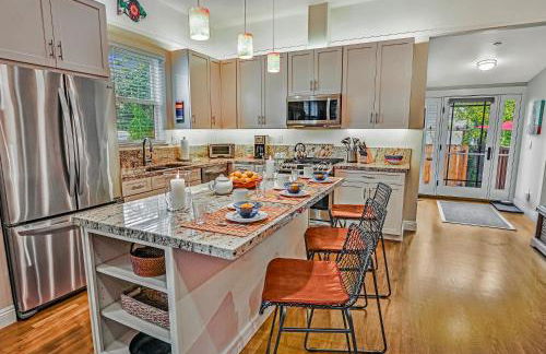 Downtown Villa by Paradise Retreats - Photo 6