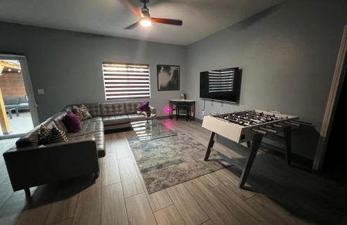 Family Friendly Contemporary House with Pool - Foto 8