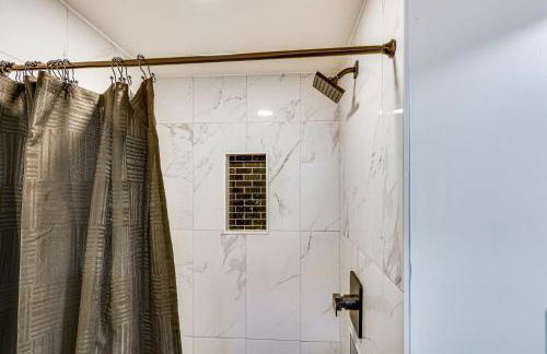 Spacious and Family Friendly! Lincoln Home Near Dtwn - Foto 25