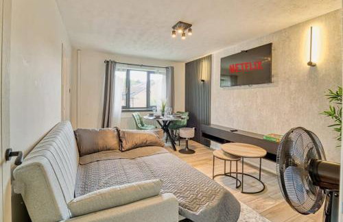 Modern 1BR Apt Netflix, Parking, M6 Access - Foto 15