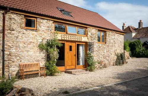 Apple Tree Barn - Photo 1