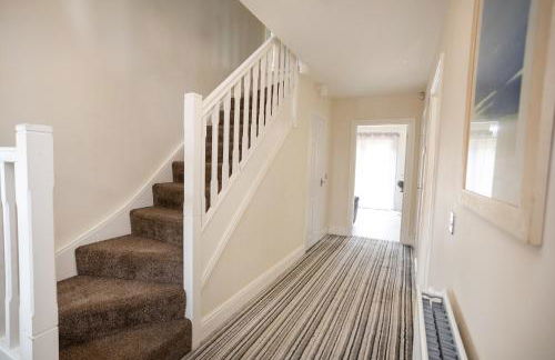 Boyton House Sleeps 14 Long Stays Parking Wi-Fi - Foto 15