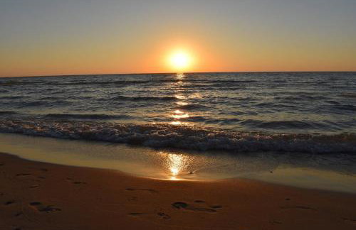 4BR Spacious Condo, Private Lake MI Beach Access, Outdoor Heated Pool - Photo 3