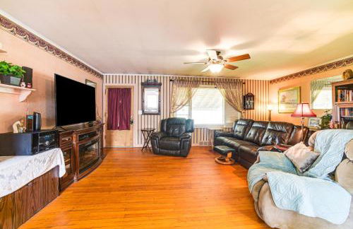 Cozy Ballston Spa Home with Fenced Yard! - Foto 3