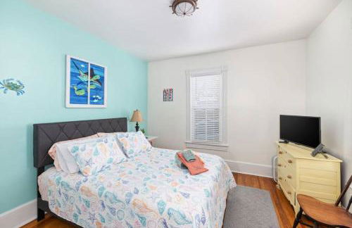 The Lyellton House: Water View, Steps from Beach - Foto 32