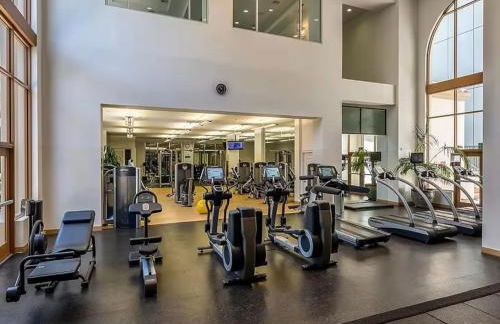 Resort-Style - Spacious 2BR - 3 Beds - Near UCLA - Pool & Parking - Foto 12